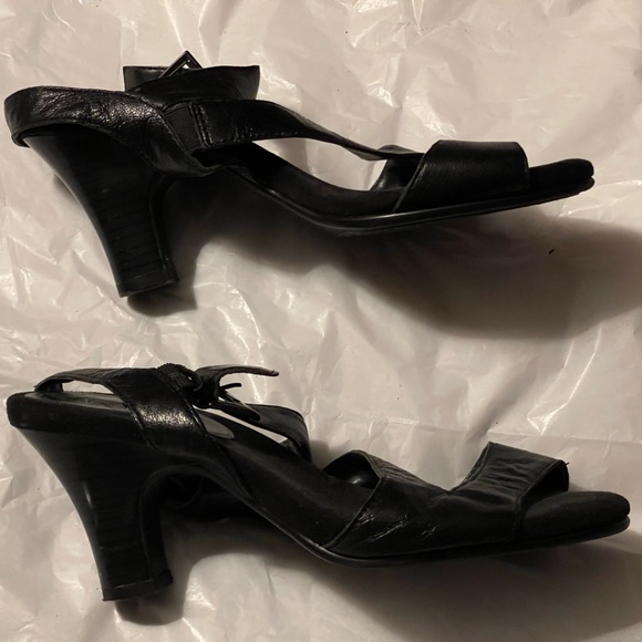 Aerosoles black leather sandals, GUC, size 8 - Picture 4 of 5